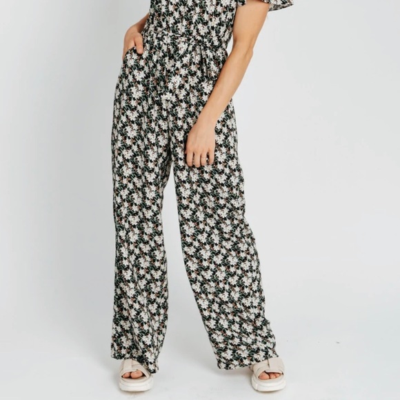 Piper and Scoot Romina Floral jumpsuit in Black - Picture 3 of 8